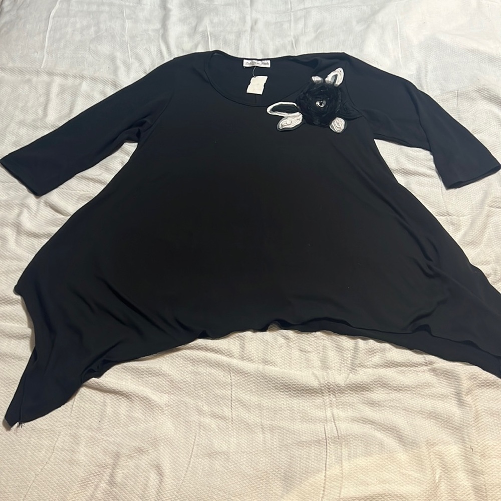 BNWT Sole Dione Studio Black Flower Blouse 1XL